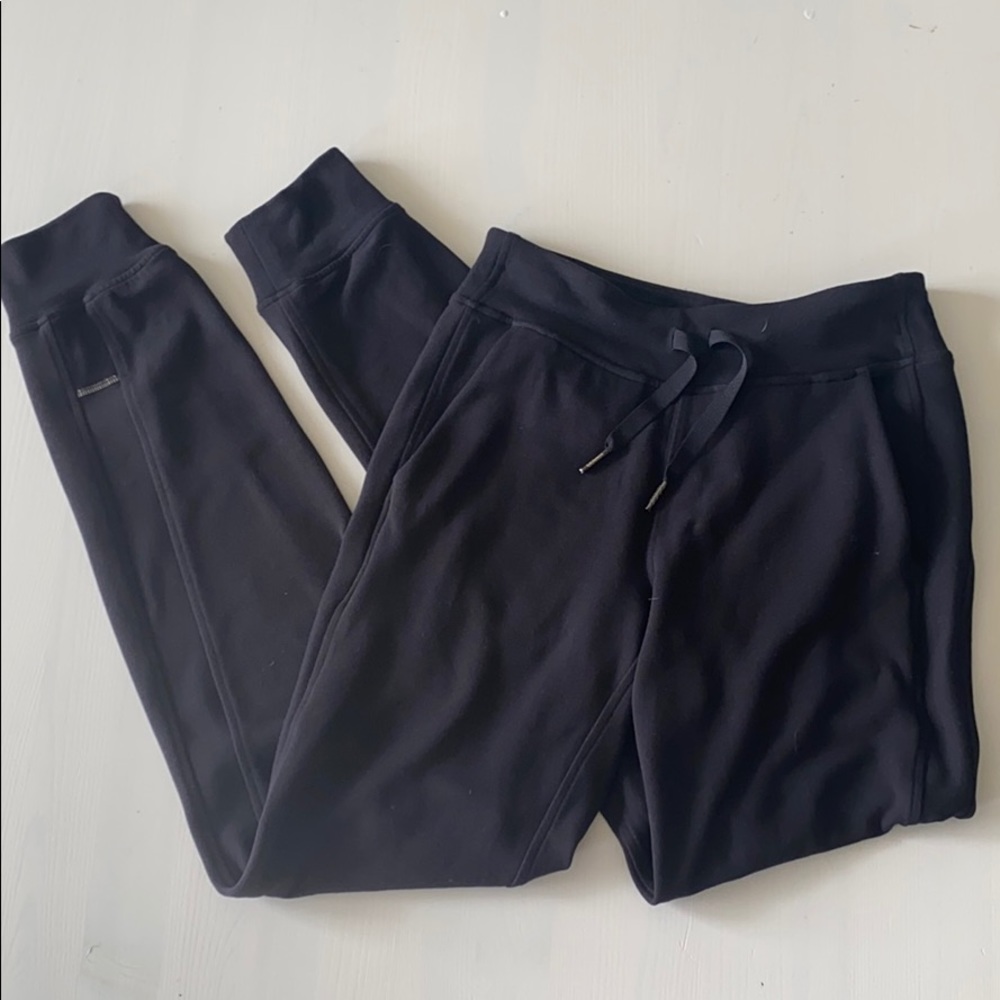 Lululemon black joggers